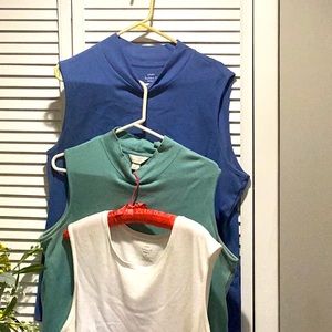 Bundle of women's tops